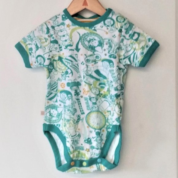 Cirque Du Soleil-Lu.Mini. Baby One Piece & Hanger-12M-Green/Circus Print-NWT - Picture 1 of 16